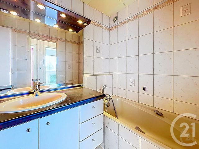 Appartement F4 &agrave; vendre - 4 pi&egrave;ces - 80,69 m2 - Montbeliard - 25 - FRANCHE-COMTE