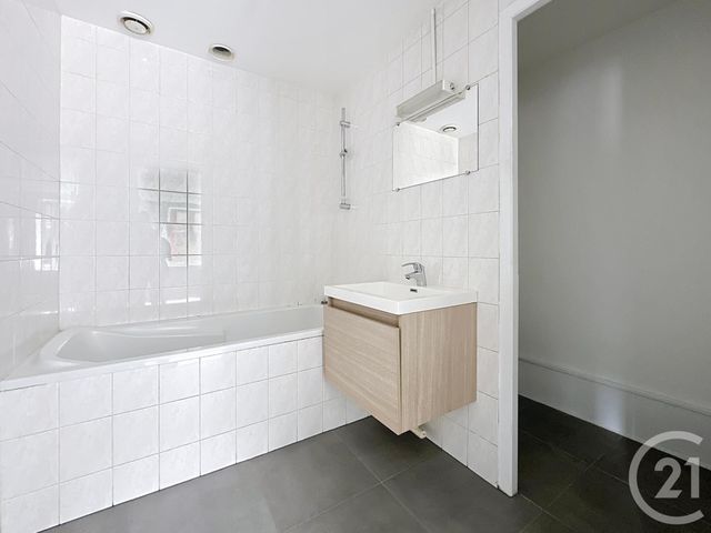 Appartement F2 &agrave; louer - 2 pi&egrave;ces - 58 m2 - Montbeliard - 25 - FRANCHE-COMTE