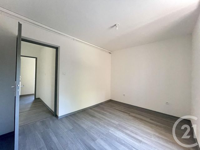 Appartement F3 &agrave; louer - 3 pi&egrave;ces - 60 m2 - Ste Suzanne - 25 - FRANCHE-COMTE
