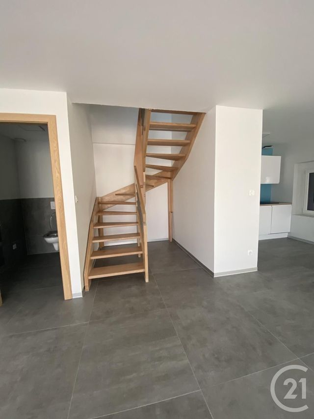 Appartement F3 &agrave; louer - 3 pi&egrave;ces - 80 m2 - Etupes - 25 - FRANCHE-COMTE