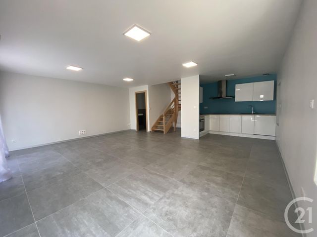 Appartement F3 &agrave; louer - 3 pi&egrave;ces - 80 m2 - Etupes - 25 - FRANCHE-COMTE