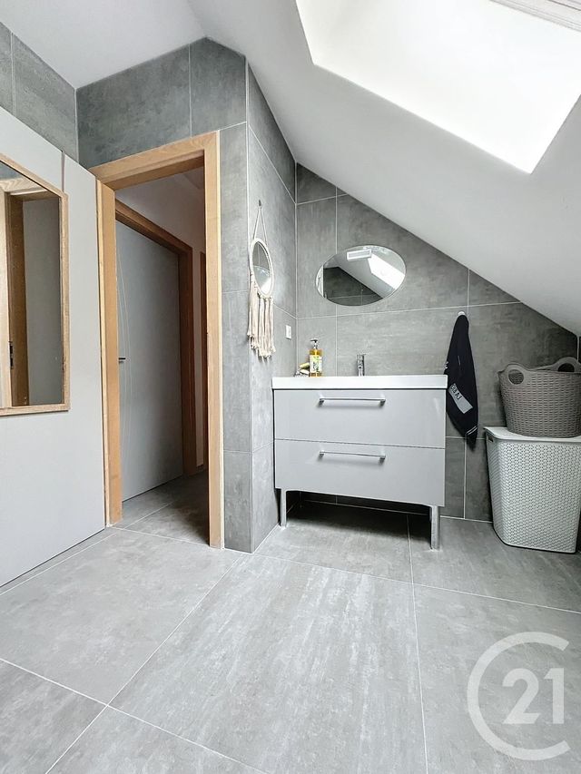 Appartement F3 &agrave; louer - 3 pi&egrave;ces - 80 m2 - Etupes - 25 - FRANCHE-COMTE