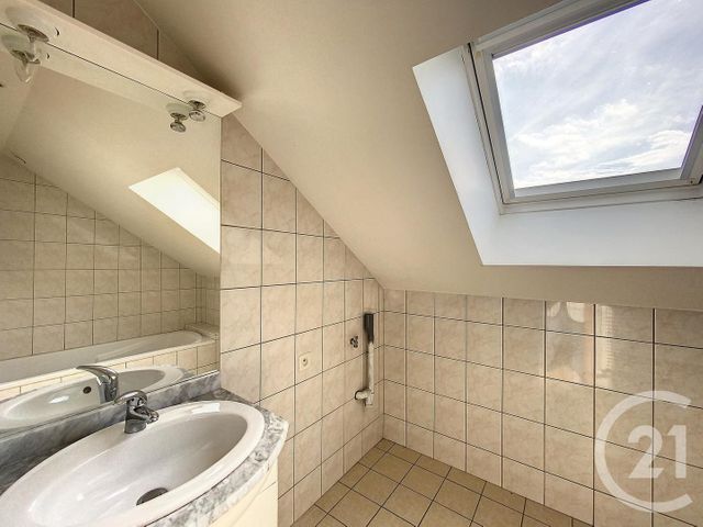 Appartement F4 &agrave; louer - 4 pi&egrave;ces - 80,60 m2 - Voujeaucourt - 25 - FRANCHE-COMTE