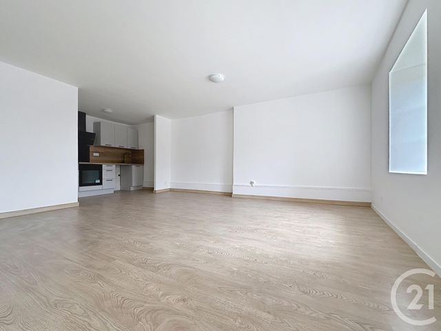 Appartement F3 &agrave; louer - 3 pi&egrave;ces - 69 m2 - Montbeliard - 25 - FRANCHE-COMTE