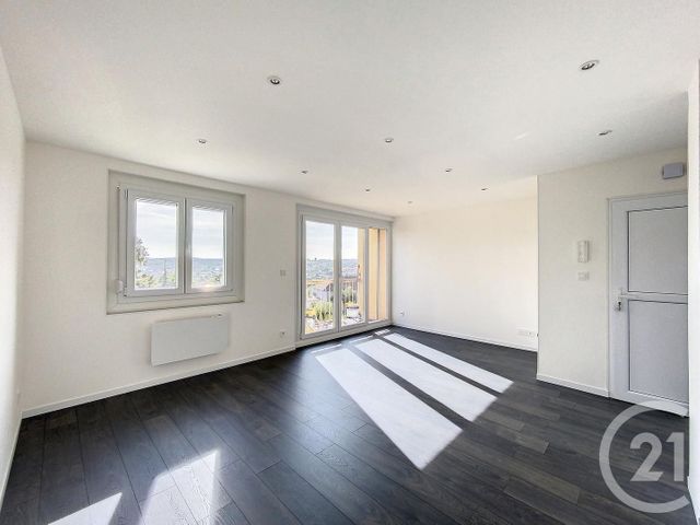 Appartement F4 &agrave; louer - 4 pi&egrave;ces - 70 m2 - Bethoncourt - 25 - FRANCHE-COMTE