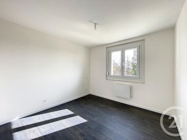 Appartement F4 &agrave; louer - 4 pi&egrave;ces - 70 m2 - Bethoncourt - 25 - FRANCHE-COMTE