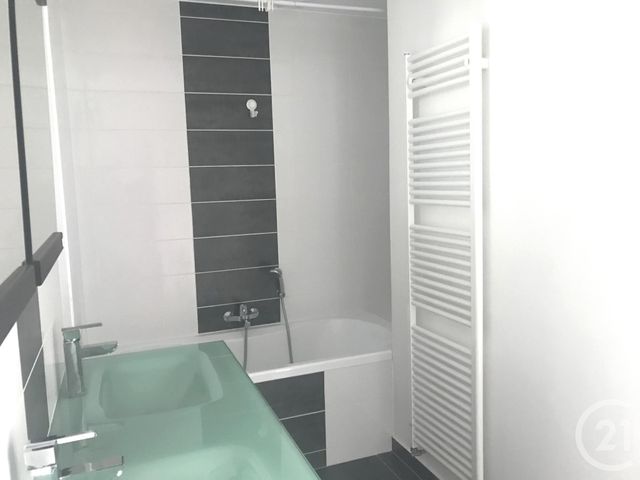 Appartement F5 &agrave; louer - 5 pi&egrave;ces - 85 m2 - Audincourt - 25 - FRANCHE-COMTE