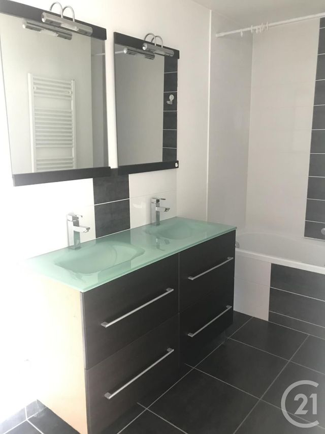 Appartement F5 &agrave; louer - 5 pi&egrave;ces - 85 m2 - Audincourt - 25 - FRANCHE-COMTE