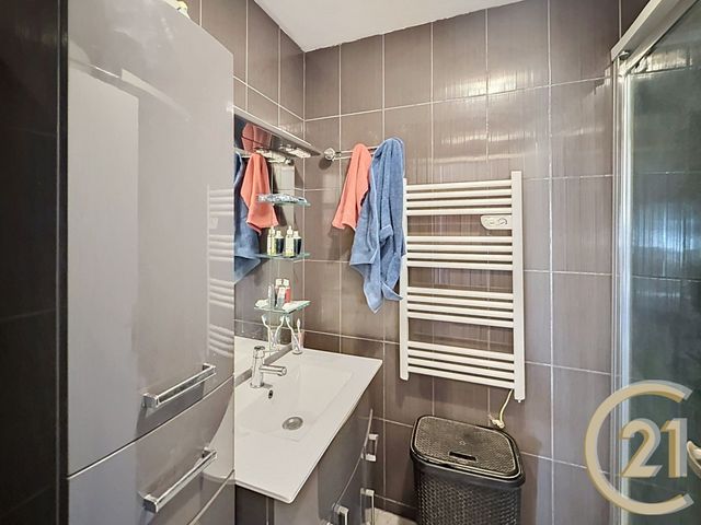 Appartement F3 &agrave; vendre - 3 pi&egrave;ces - 54,21 m2 - Grand Charmont - 25 - FRANCHE-COMTE