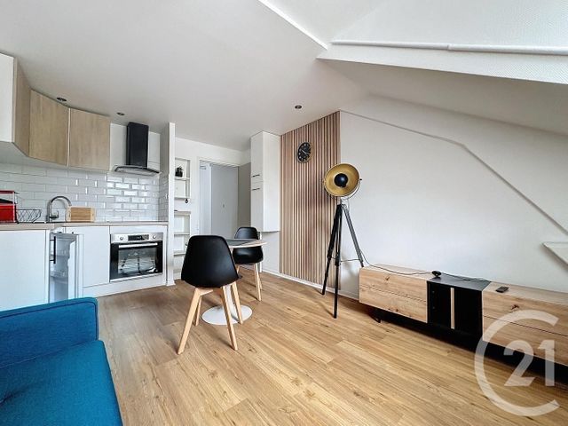 Appartement F2 &agrave; louer - 2 pi&egrave;ces - 32 m2 - Montbeliard - 25 - FRANCHE-COMTE