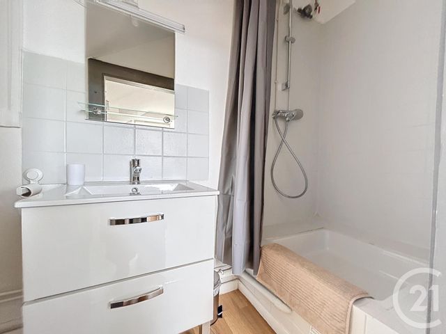 Appartement F1 &agrave; louer - 1 pi&egrave;ce - 33 m2 - Mandeure - 25 - FRANCHE-COMTE