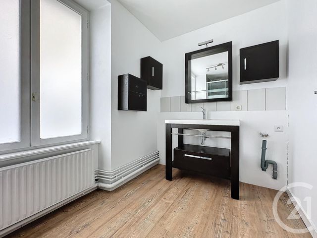 Appartement F4 &agrave; louer - 4 pi&egrave;ces - 82 m2 - Montbeliard - 25 - FRANCHE-COMTE