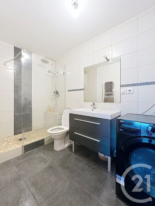 Appartement F4 &agrave; louer - 4 pi&egrave;ces - 80 m2 - Montbeliard - 25 - FRANCHE-COMTE