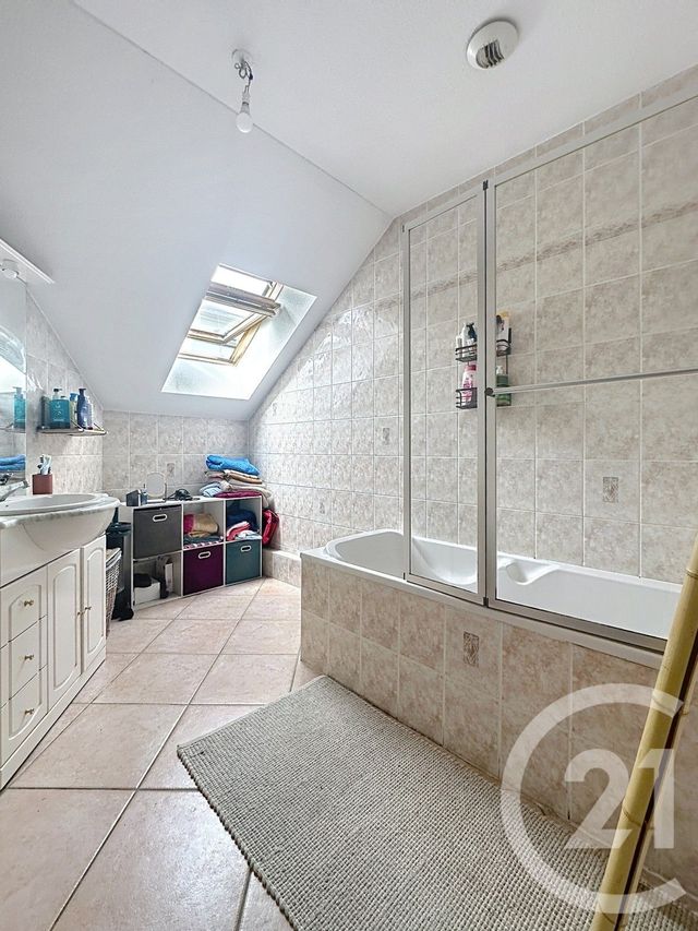 Appartement F3 &agrave; louer - 3 pi&egrave;ces - 74 m2 - Montbeliard - 25 - FRANCHE-COMTE