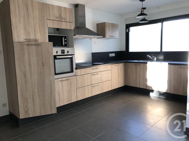 Appartement F4 &agrave; louer - 4 pi&egrave;ces - 90 m2 - Montbeliard - 25 - FRANCHE-COMTE