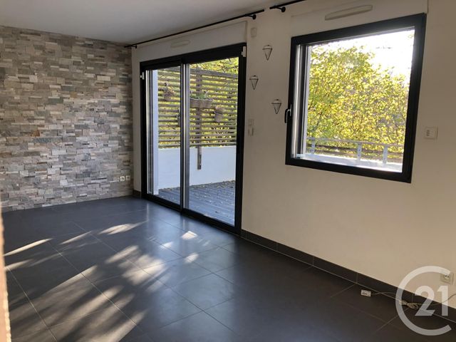 Appartement F4 &agrave; louer - 4 pi&egrave;ces - 90 m2 - Montbeliard - 25 - FRANCHE-COMTE
