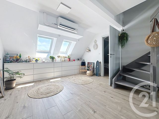 Appartement F5 &agrave; louer - 4 pi&egrave;ces - 110 m2 - Etupes - 25 - FRANCHE-COMTE