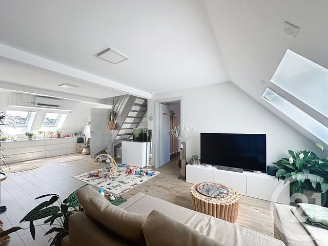 Appartement F5 &agrave; louer - 4 pi&egrave;ces - 110 m2 - Etupes - 25 - FRANCHE-COMTE