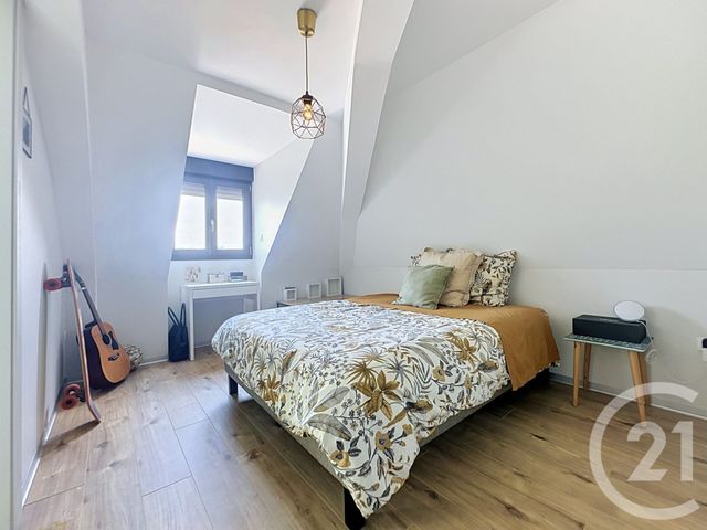 Appartement F5 &agrave; louer - 4 pi&egrave;ces - 110 m2 - Etupes - 25 - FRANCHE-COMTE