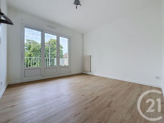 Appartement F4 &agrave; louer - 4 pi&egrave;ces - 87 m2 - Montbeliard - 25 - FRANCHE-COMTE