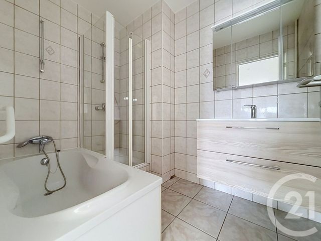 Appartement F4 &agrave; louer - 4 pi&egrave;ces - 87 m2 - Montbeliard - 25 - FRANCHE-COMTE