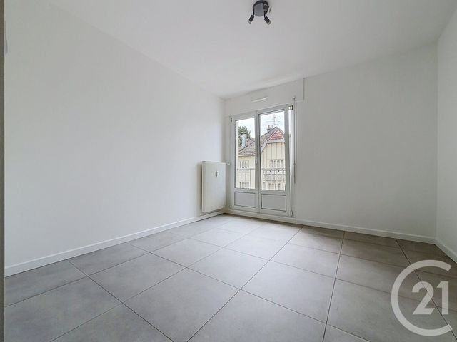 Appartement F4 &agrave; louer - 4 pi&egrave;ces - 87 m2 - Montbeliard - 25 - FRANCHE-COMTE