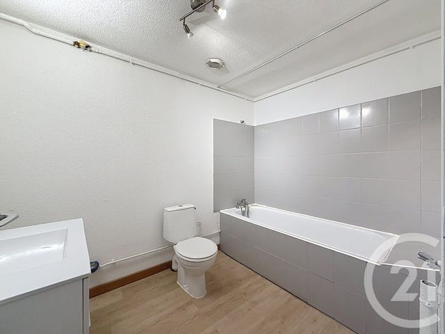 Appartement F3 &agrave; louer - 3 pi&egrave;ces - 69 m2 - Vieux Charmont - 25 - FRANCHE-COMTE