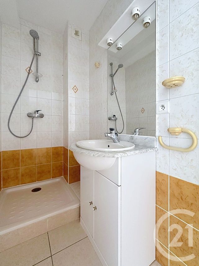 Appartement F1 &agrave; louer - 1 pi&egrave;ce - 34 m2 - Montbeliard - 25 - FRANCHE-COMTE