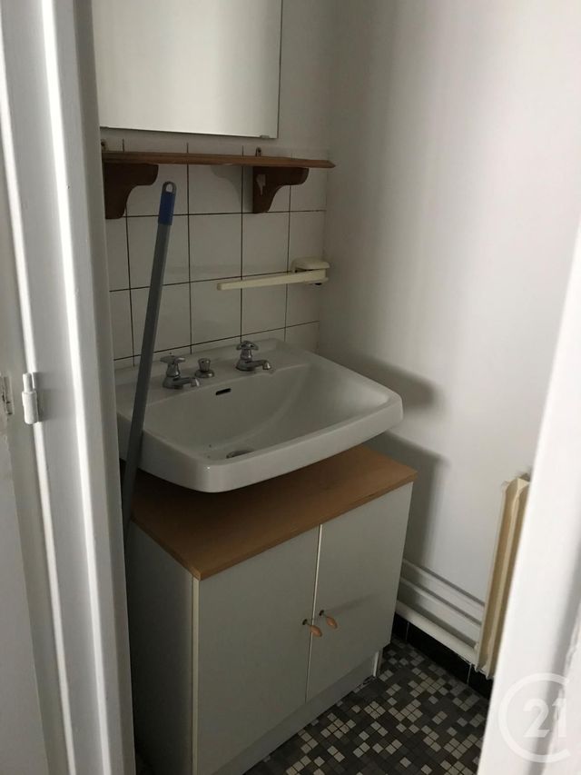Appartement Studio &agrave; louer - 1 pi&egrave;ce - 28 m2 - Montbeliard - 25 - FRANCHE-COMTE