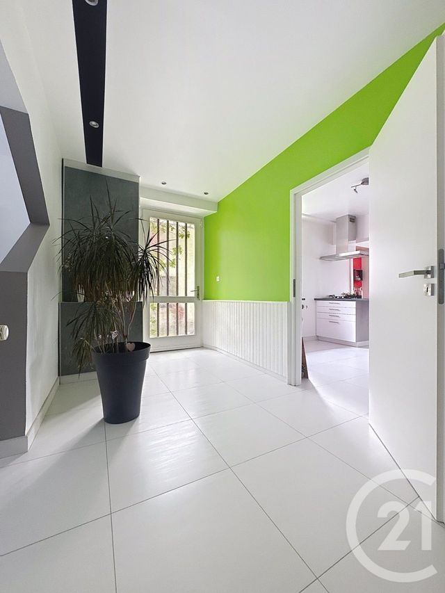 Maison &agrave; louer - 6 pi&egrave;ces - 170 m2 - Colombier Fontaine - 25 - FRANCHE-COMTE