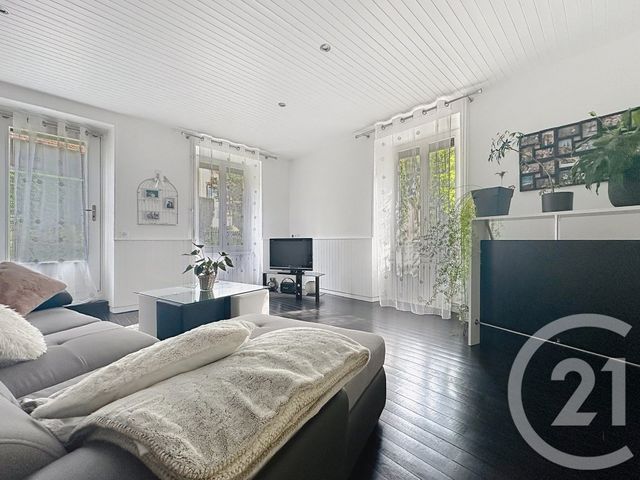 Maison &agrave; louer - 6 pi&egrave;ces - 170 m2 - Colombier Fontaine - 25 - FRANCHE-COMTE