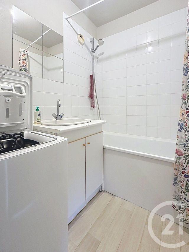 Appartement Chambre &agrave; louer - 2 pi&egrave;ces - 15 m2 - Montbeliard - 25 - FRANCHE-COMTE