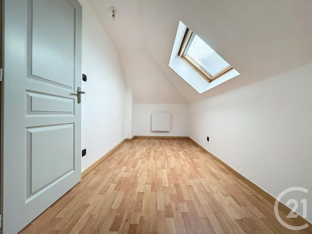 Appartement F4 &agrave; louer - 4 pi&egrave;ces - 70 m2 - Montbeliard - 25 - FRANCHE-COMTE