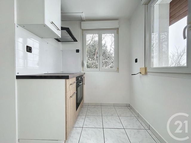 Appartement F4 &agrave; louer - 4 pi&egrave;ces - 70 m2 - Montbeliard - 25 - FRANCHE-COMTE
