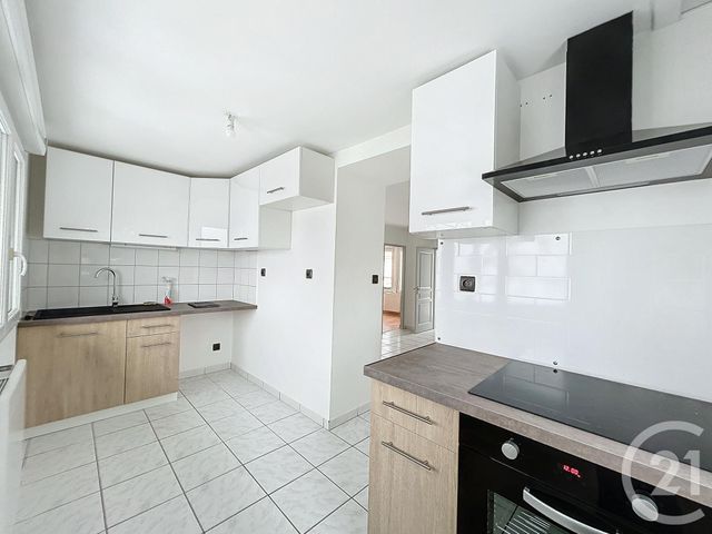 Appartement F4 &agrave; louer - 4 pi&egrave;ces - 70 m2 - Montbeliard - 25 - FRANCHE-COMTE