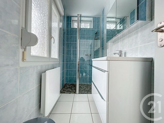 Appartement F4 &agrave; louer - 4 pi&egrave;ces - 70 m2 - Montbeliard - 25 - FRANCHE-COMTE