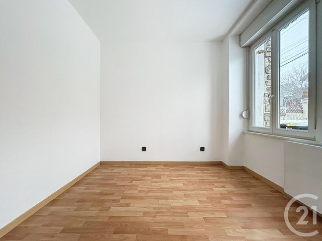 Appartement F4 &agrave; louer - 4 pi&egrave;ces - 70 m2 - Montbeliard - 25 - FRANCHE-COMTE