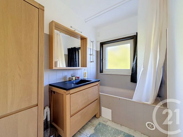 Appartement F4 &agrave; louer - 4 pi&egrave;ces - 67,50 m2 - Montbeliard - 25 - FRANCHE-COMTE