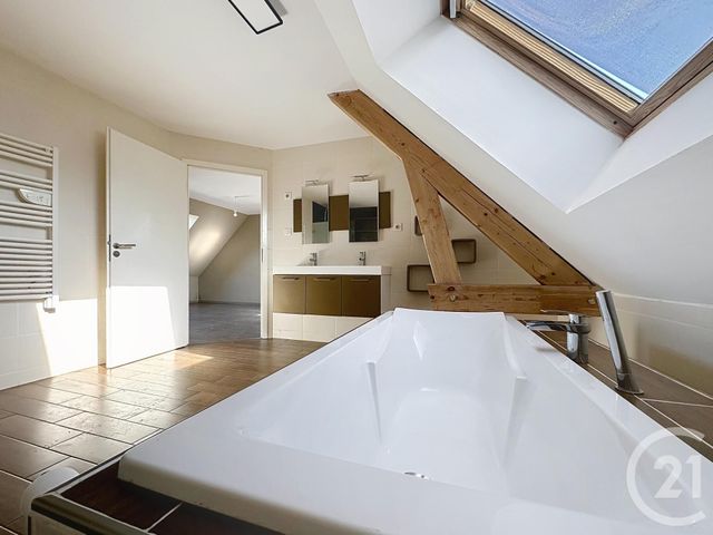 Maison &agrave; louer - 6 pi&egrave;ces - 150 m2 - Chenebier - 70 - FRANCHE-COMTE