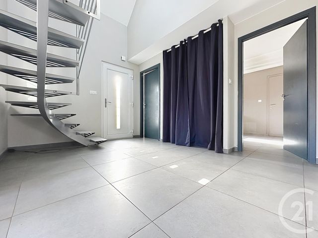 Maison &agrave; louer - 6 pi&egrave;ces - 150 m2 - Chenebier - 70 - FRANCHE-COMTE