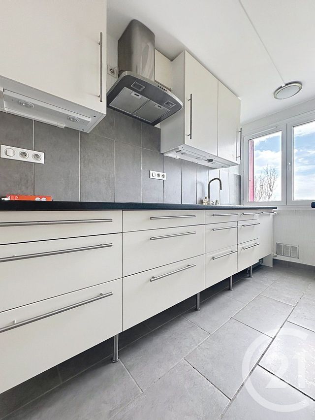 Appartement F4 &agrave; louer - 4 pi&egrave;ces - 68 m2 - Montbeliard - 25 - FRANCHE-COMTE