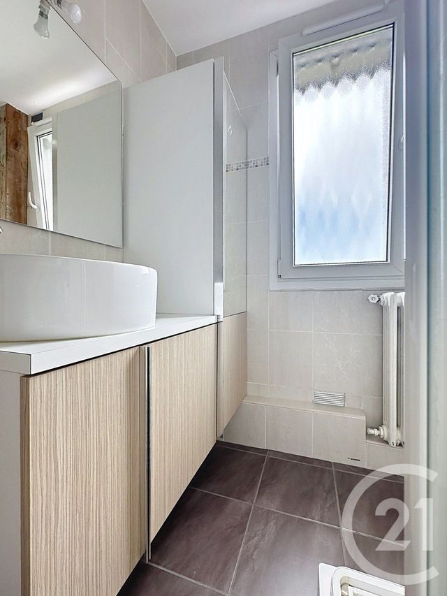 Appartement F4 &agrave; louer - 4 pi&egrave;ces - 68 m2 - Montbeliard - 25 - FRANCHE-COMTE