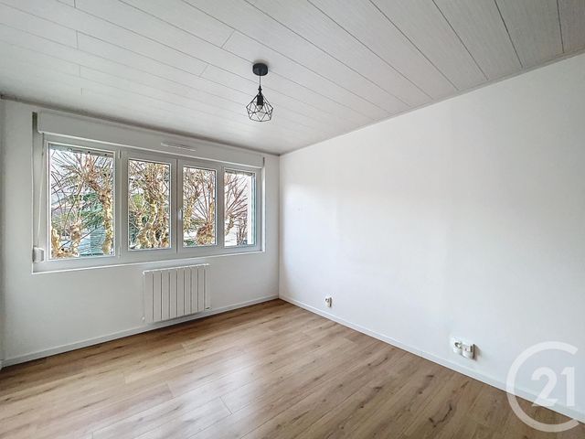 Appartement F4 &agrave; louer - 4 pi&egrave;ces - 70 m2 - Colombier Fontaine - 25 - FRANCHE-COMTE