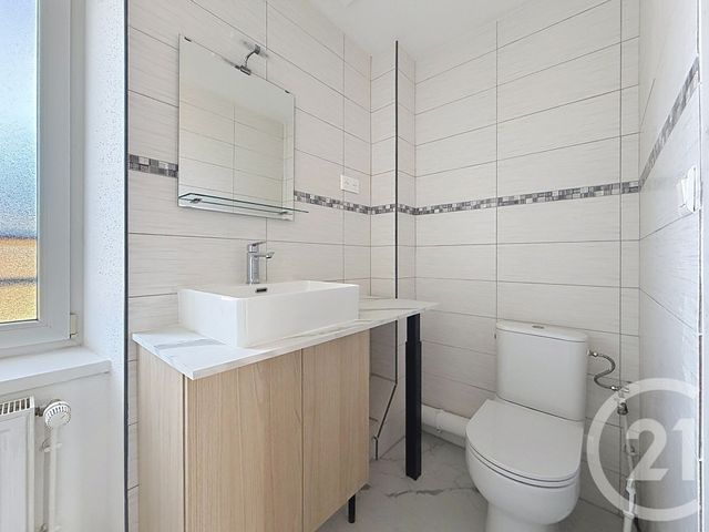 Appartement F3 &agrave; louer - 3 pi&egrave;ces - 57,22 m2 - Beaucourt - 90 - FRANCHE-COMTE