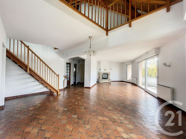 Appartement Duplex &agrave; louer - 7 pi&egrave;ces - 141 m2 - Audincourt - 25 - FRANCHE-COMTE