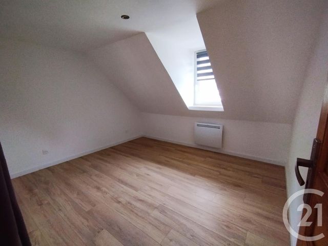 Appartement F3 &agrave; louer - 3 pi&egrave;ces - 75 m2 - Beaucourt - 90 - FRANCHE-COMTE