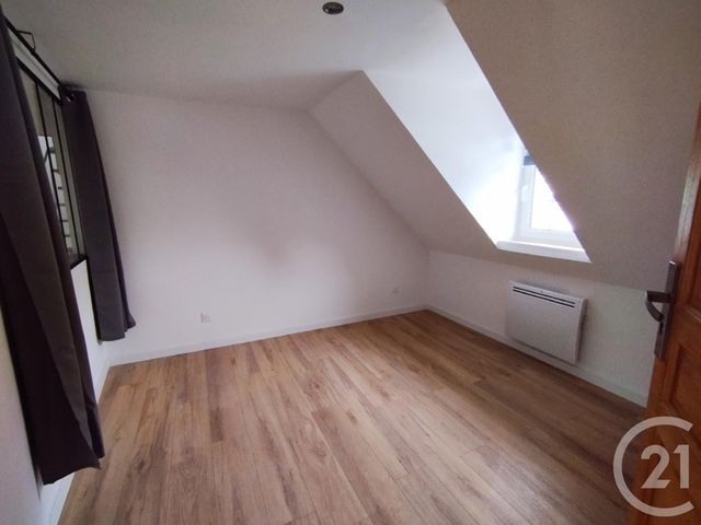 Appartement F3 &agrave; louer - 3 pi&egrave;ces - 75 m2 - Beaucourt - 90 - FRANCHE-COMTE