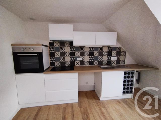 Appartement F3 &agrave; louer - 3 pi&egrave;ces - 75 m2 - Beaucourt - 90 - FRANCHE-COMTE