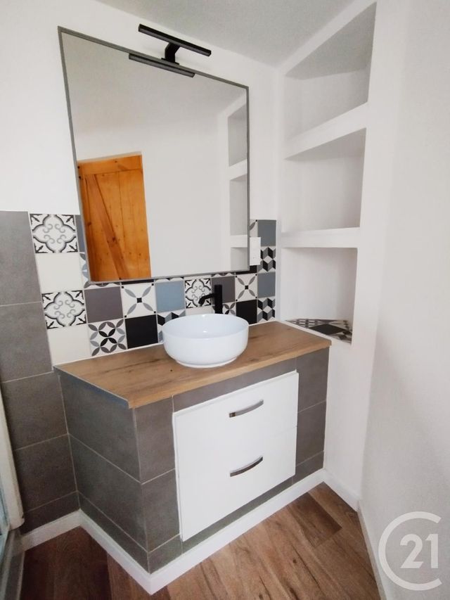 Appartement F3 &agrave; louer - 3 pi&egrave;ces - 75 m2 - Beaucourt - 90 - FRANCHE-COMTE