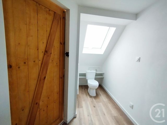 Appartement F3 &agrave; louer - 3 pi&egrave;ces - 75 m2 - Beaucourt - 90 - FRANCHE-COMTE